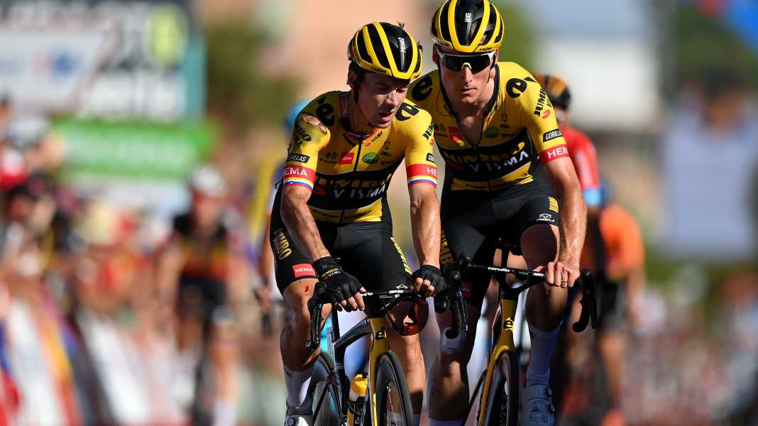 Vuelta: Chaos-Finale auf der 16. Etappe - Roglic stürzt, Pedersen siegt, Evenepoel mit Defekt