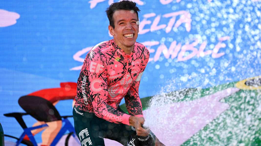Vuelta: Uran celebrates special victory on 17th stage - Evenepoel defends red