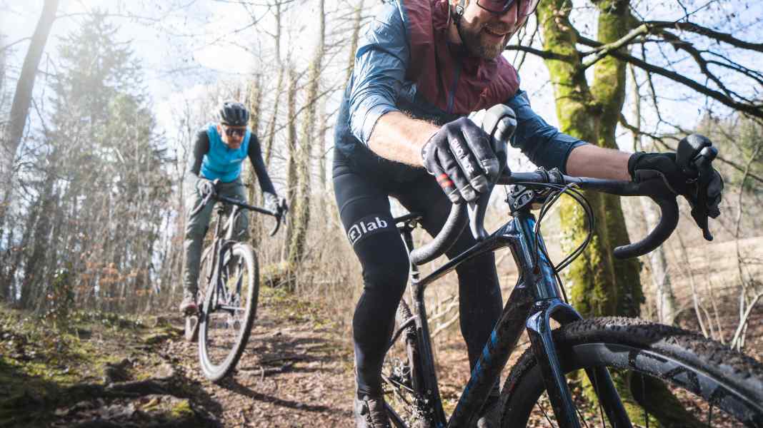 Gravelbike-Komfort: Wie viel Sinn machen Federgabel und breite Reifen?