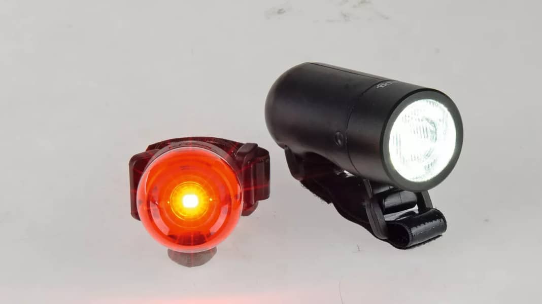 Light set from Knog: Headlight and rear light in the TOUR test