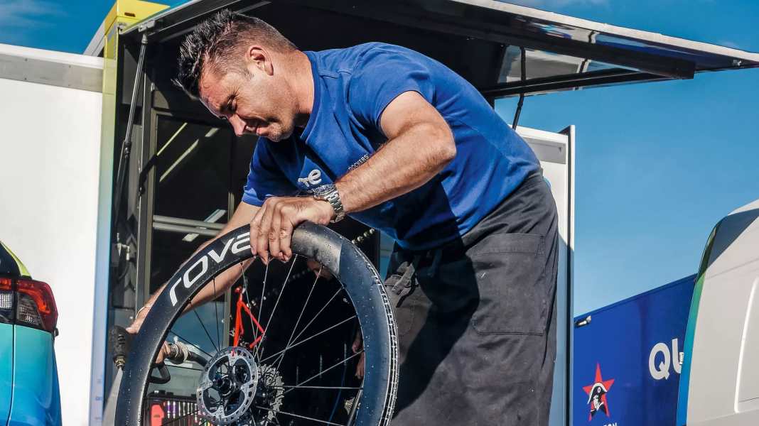 Mechaniker der Tour de France: Wie Profischrauber mit Innovationen zurechtkommen