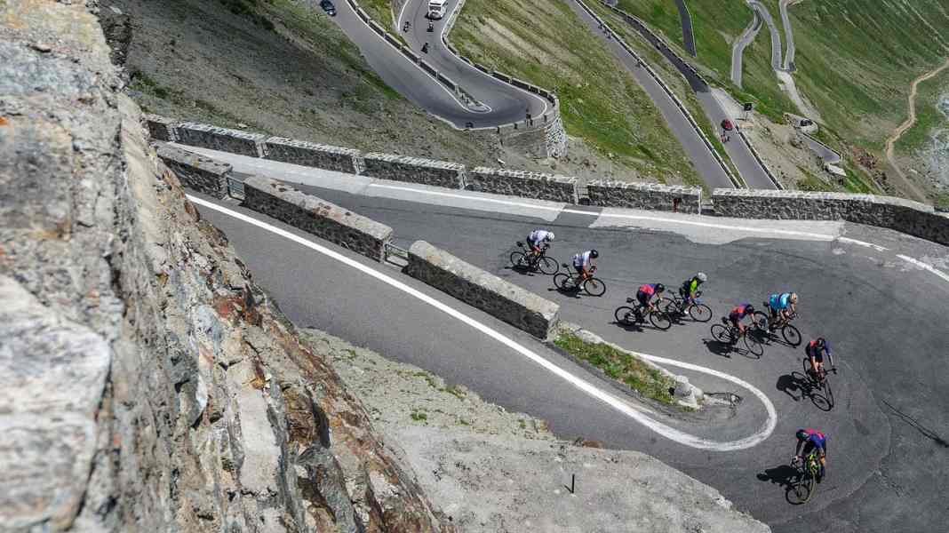 Once over the Alps: TOUR accompanies five teams on their TOUR Transalp premiere