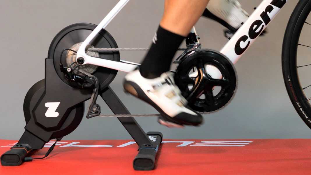 Zwift Hub Rolltrainer : Smarttrainer de Zwift dans le test TOUR