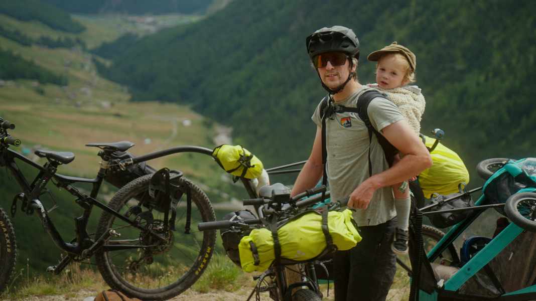 “Bei dem Film war ich ba(n)ff”: Zwei Väter und zwei Söhne auf Bikepacking-Tour