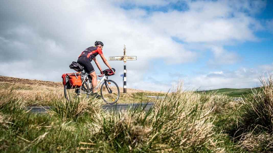 Travelling Great Britain: From Land's End to John O'Groats - End to End: Travelling the length of Great Britain in 14 days