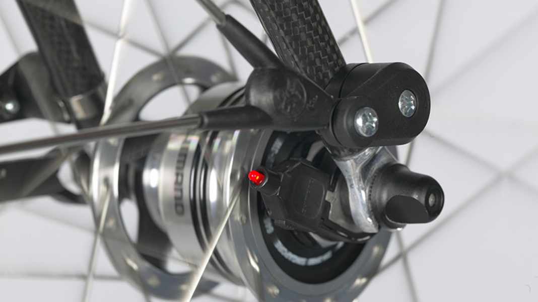 Montage de la dynamo de moyeu Shimano