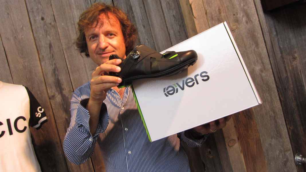 E'vers personnalise les chaussures de vélo de course