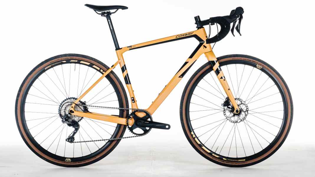 Conway GRV 9.0: Spritziges Gravelbike für kurze Runden