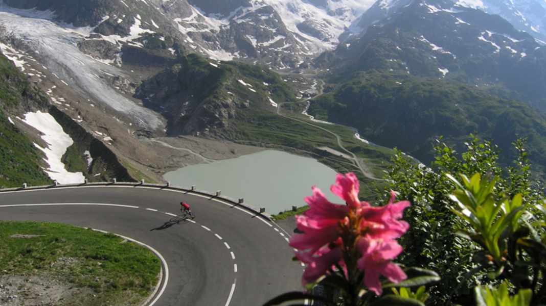 Anstie der Schweiz: Sustenpass - Sustenpass: Beeindruckende Aussicht vor dem Scheitelpunkt