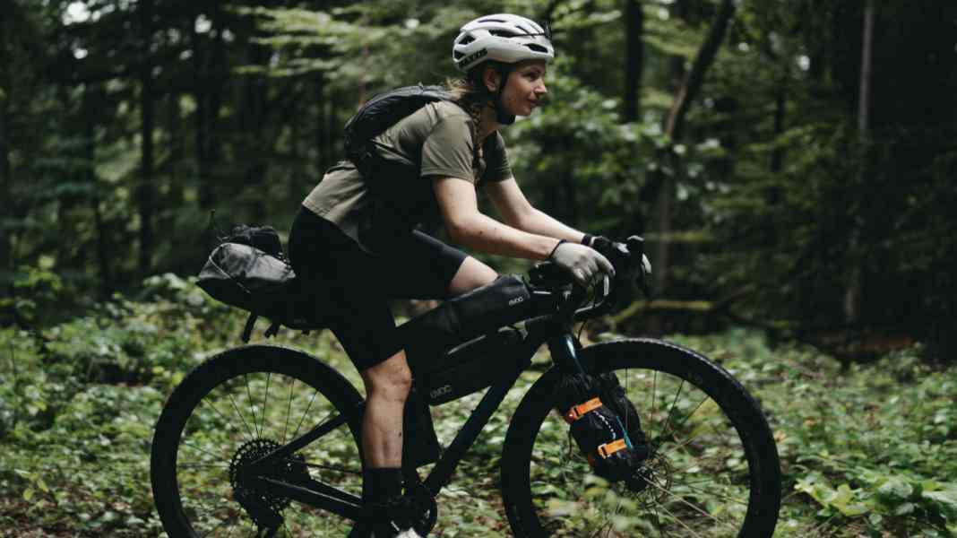 Bikepacking-Tour planen: So viel Gepäck brauchst du für eine Bikepacking-Tour