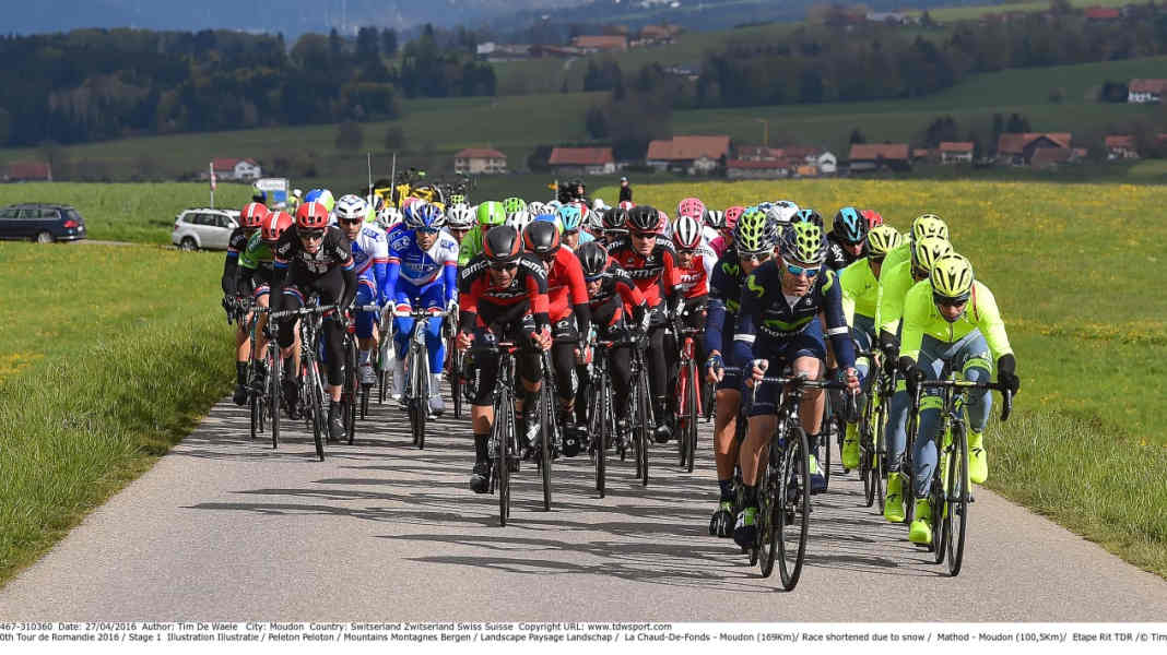 Higher minimum wage for professional cyclists - New minimum wage regulation in professional cycling