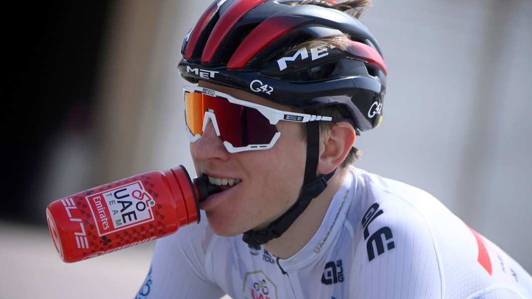 Classiques - Le vainqueur du Tour Pogacar remporte la course cycliste Strade Bianche
