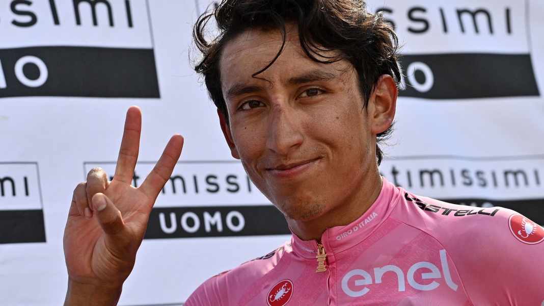 Two months after a serious crash: Bernal back on his bike