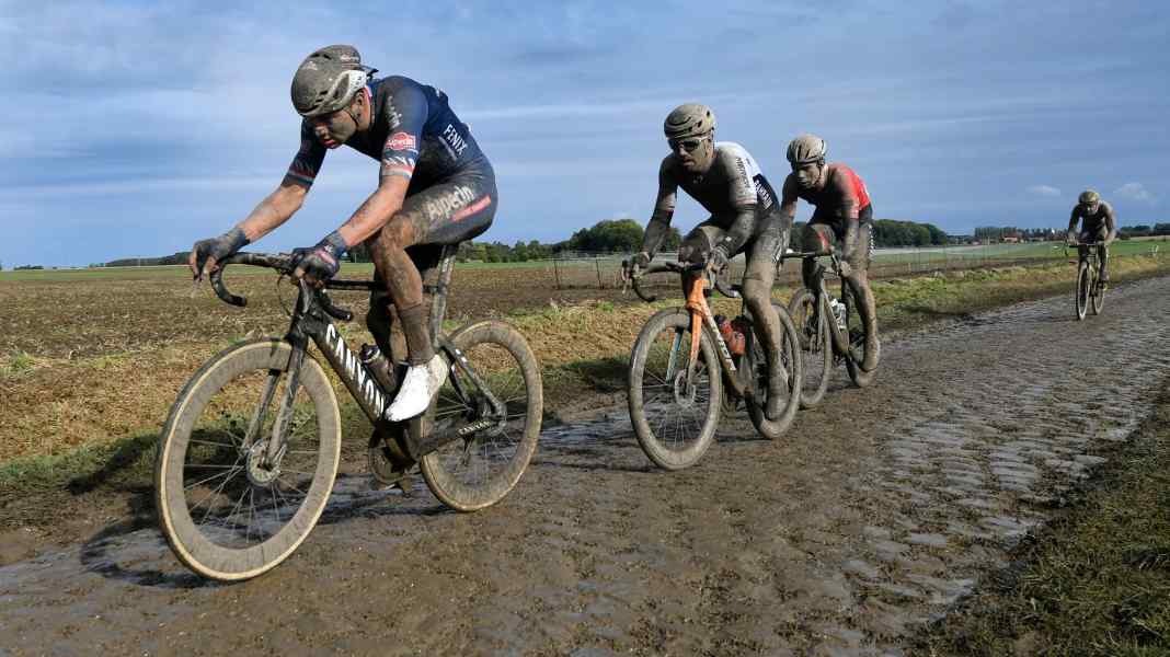 Before Paris-Roubaix: App causes debate