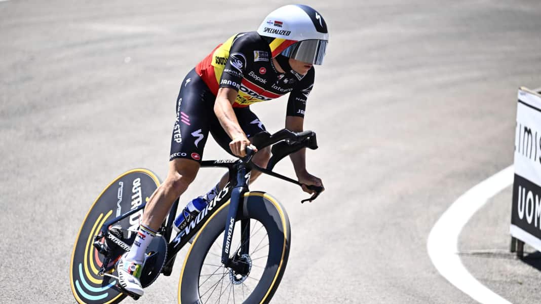 Giro opener: Evenepoel in his own league - setback for Kämna