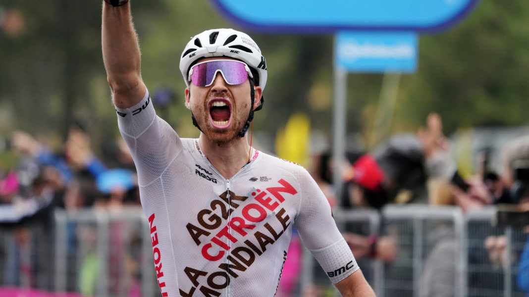 106. Giro d'Italia - Leknessund löst Evenepoel ab - Paret-Peintre holt Tagesieg