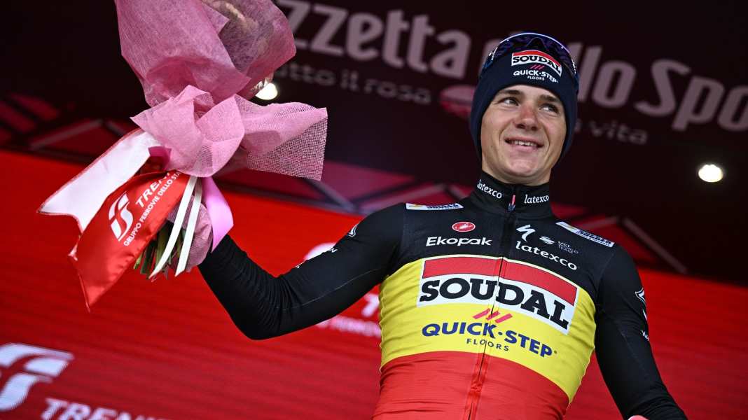 Sekunden-Krimi im Zeitfahren: Evenepoel holt Rosa Trikot beim Giro zurück