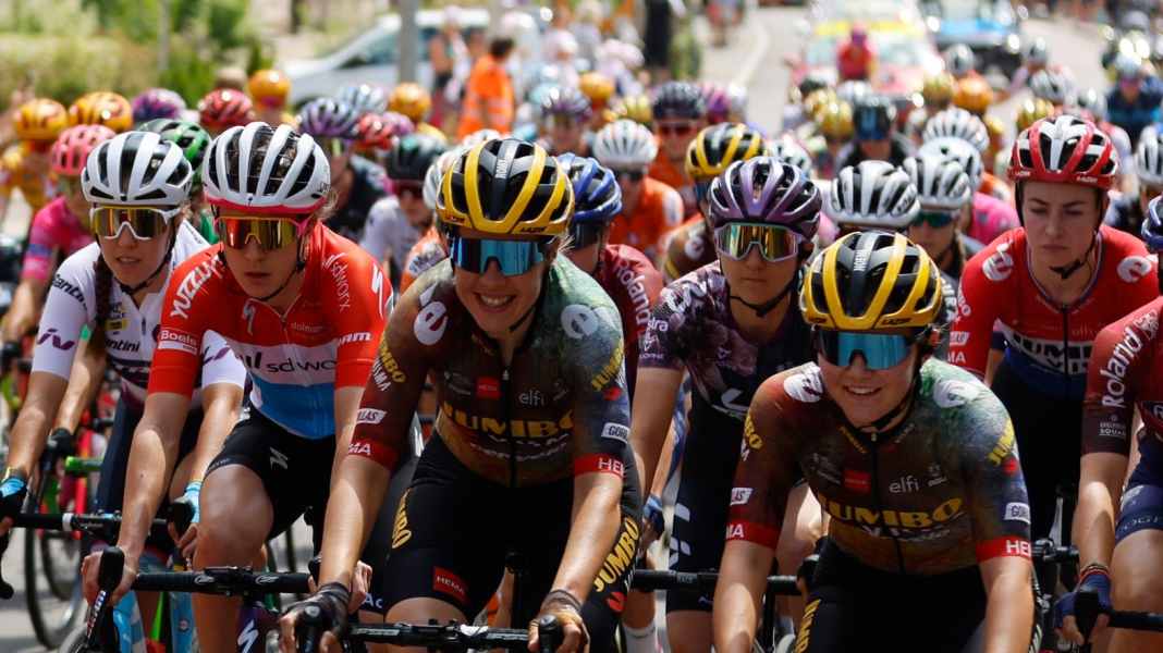 Tour de France Femmes: World governing body excludes sports director