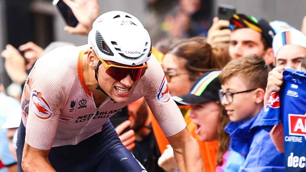 Historic double: Van der Poel races to the world championship throne despite crashing in the rain
