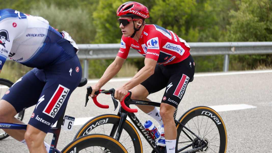Vuelta: Groves wins first sprint finish - Evenepoel stays in front