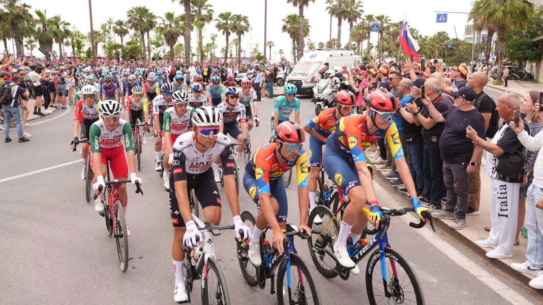 "Grande Partenza" en Albanie : Pedersen remporte l'ouverture du Giro