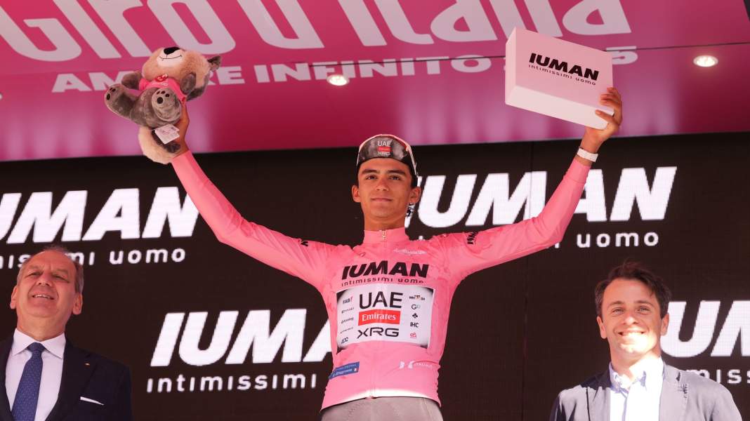 Giro d'Italia - "Historic day": Del Toro in the footsteps of Pogacar