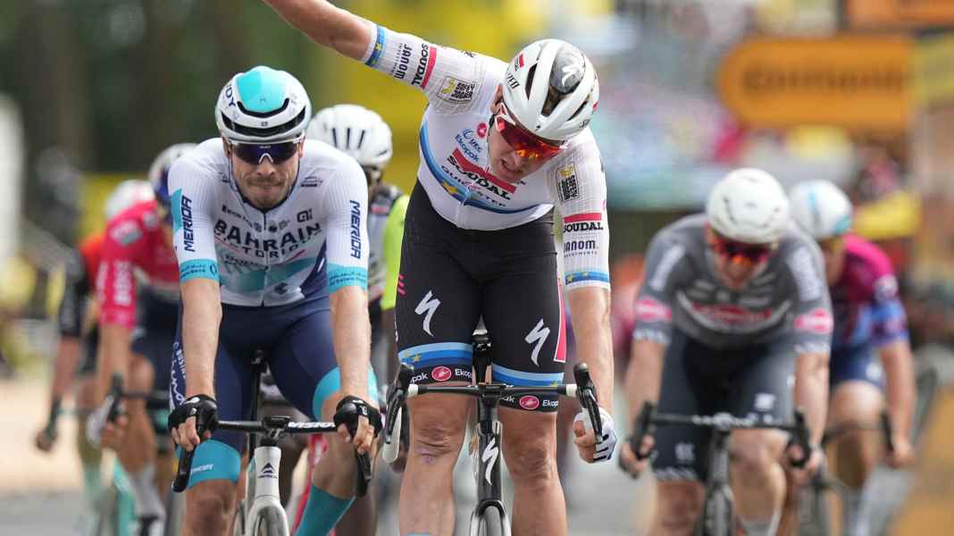 Tour de France - Crash drama at the Tour - Bauhaus sprints to third place