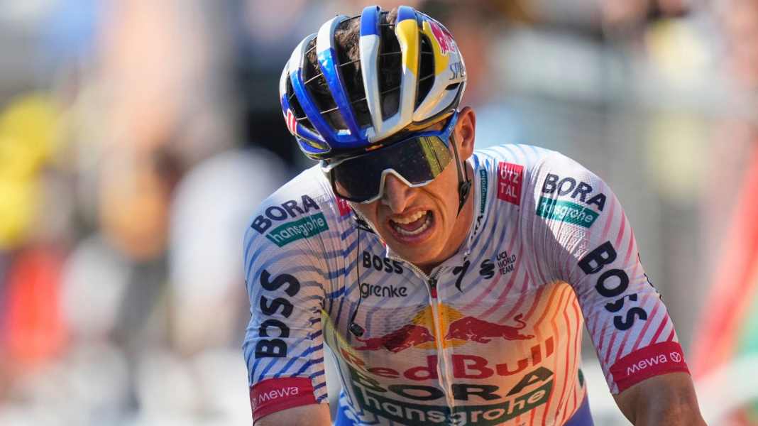 Tour de France - "Un signal fort" : Lipowitz brille dans les Pyrénées