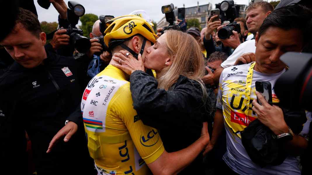 "Grand moment" : Lipowitz troisième du Tour - Pogacar vainqueur