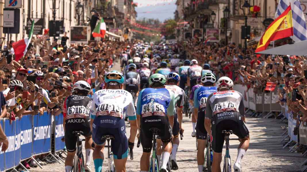Vuelta: Auftaktsieg für Sprintstar Philipsen