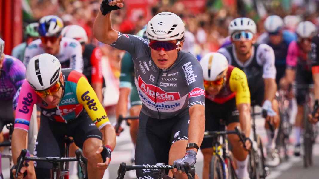 Vuelta: Philipsen gewinnt 8. Etappe im Massensprint