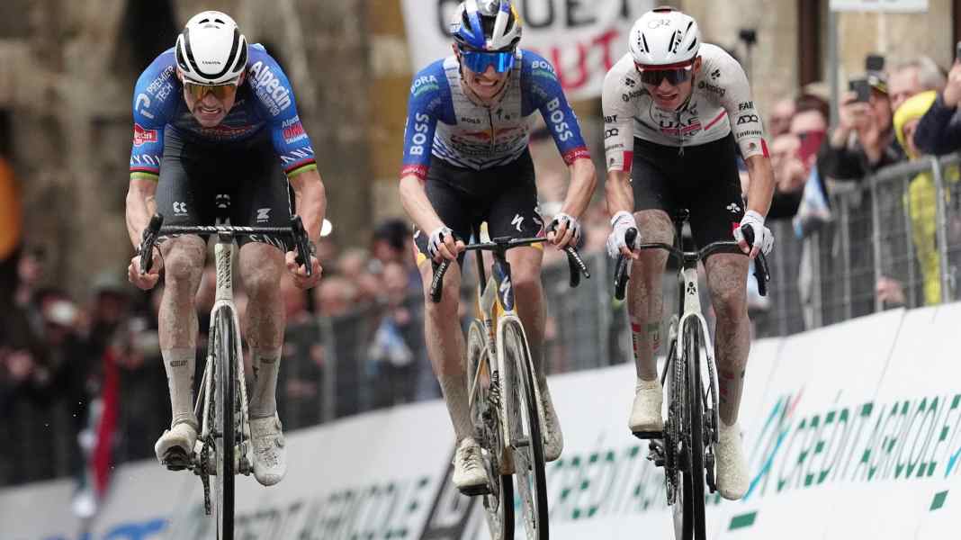 Prêt pour Pogacar : Van der Poel remporte une nouvelle victoire de prestige