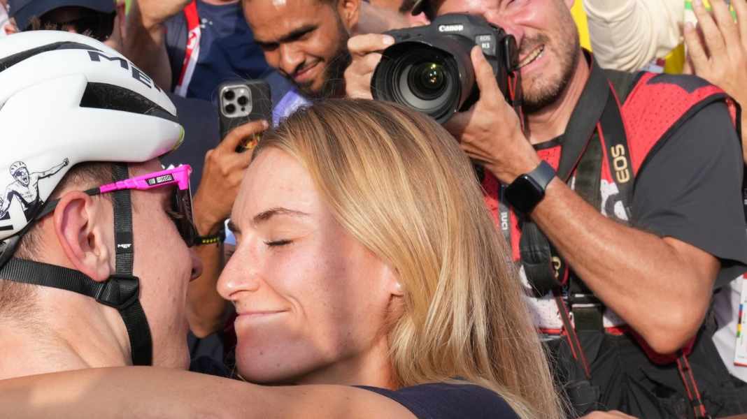 "Feeling watched": Pogacar's girlfriend complains about notoriety