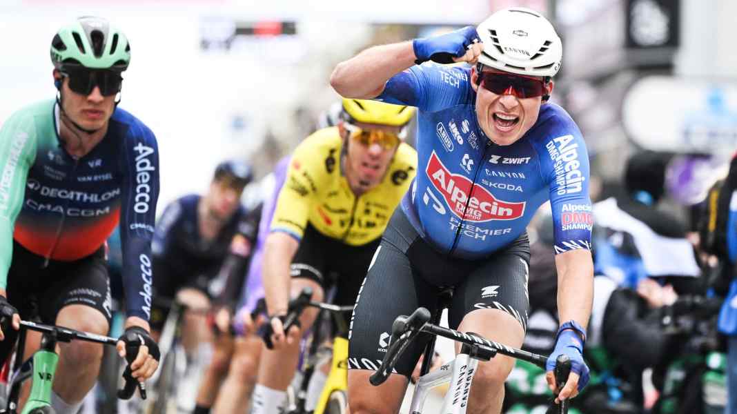 Victory in Wevelgem: Philipsen stands in for van der Poel