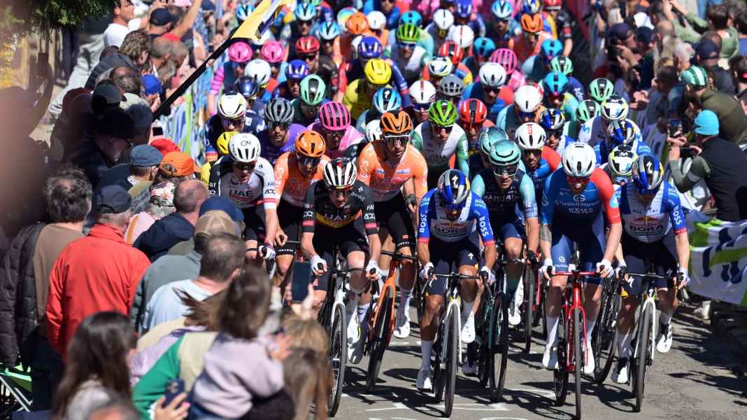 Le super talent Paul Seixas remporte la Flèche Wallonne