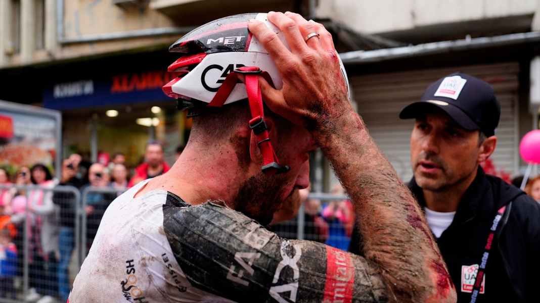 "Disaster": Pogacar team hit hard in horror crash
