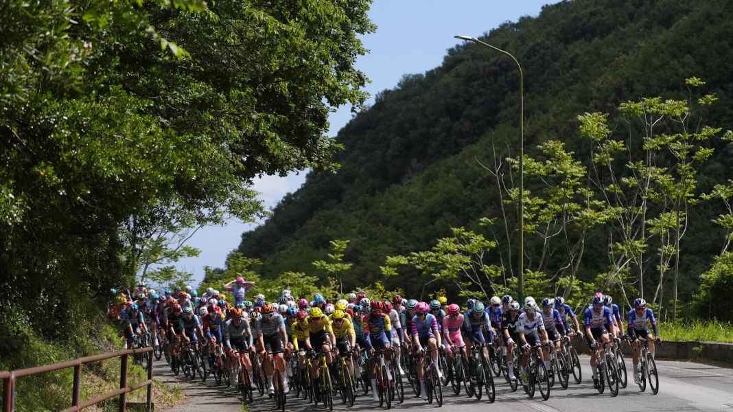 "Le spectacle est là" - Une chute massive assombrit le sprint du Giro