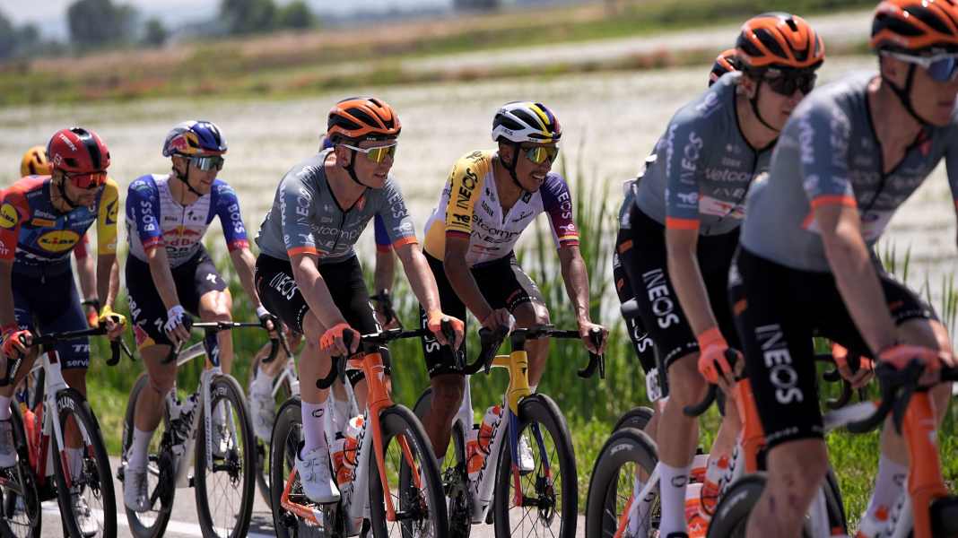Vor Alpen-Test: Italiener Bettiol gewinnt 13. Giro-Etappe
