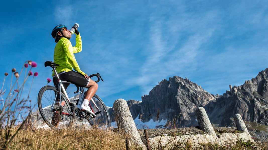 What helps against cramp during sport: Avoiding muscle cramp when cycling on a road bike