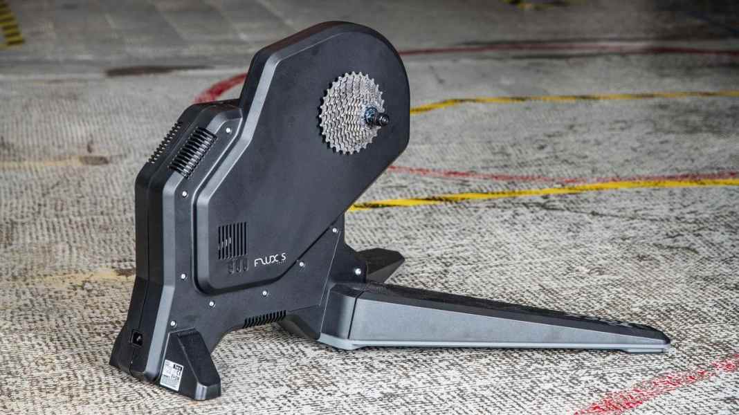 Tacx Flux S Smart : test du casseur de prix parmi les rouleaux à entraînement direct
