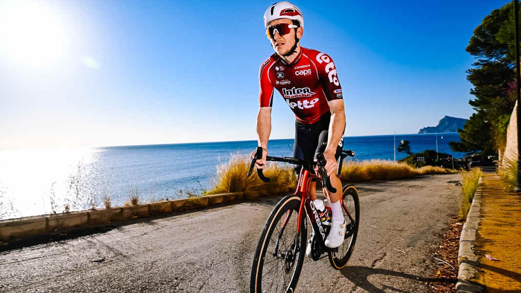 Reversed jersey: Lotto-Intermarché with reversed jersey in France, Poland and Portugal