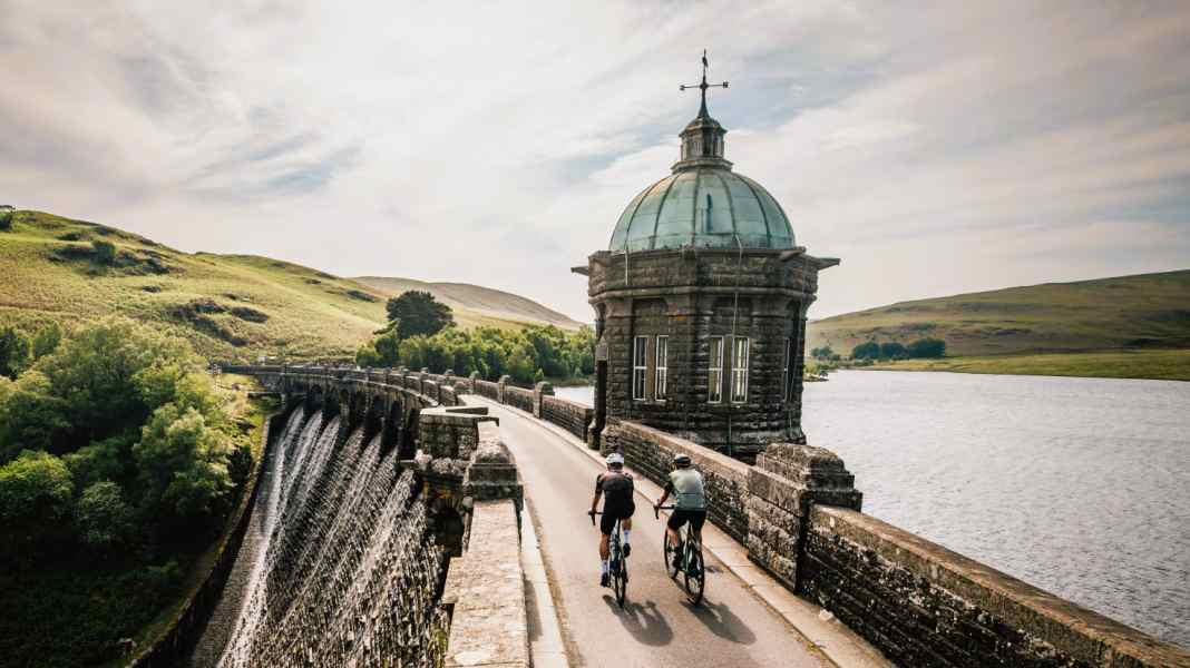 Wales: compact cycling paradise between mountains and sea