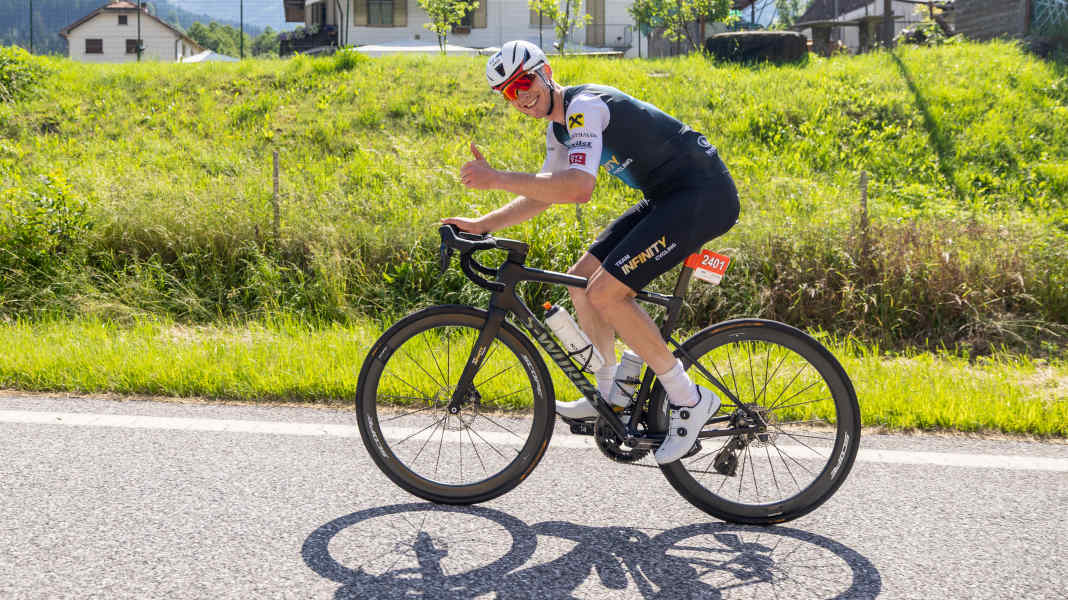 SuperGiroDolomiti : l'ancien lugeur Brugger s'impose – un jeune de 15 ans fait sensation à Lienz