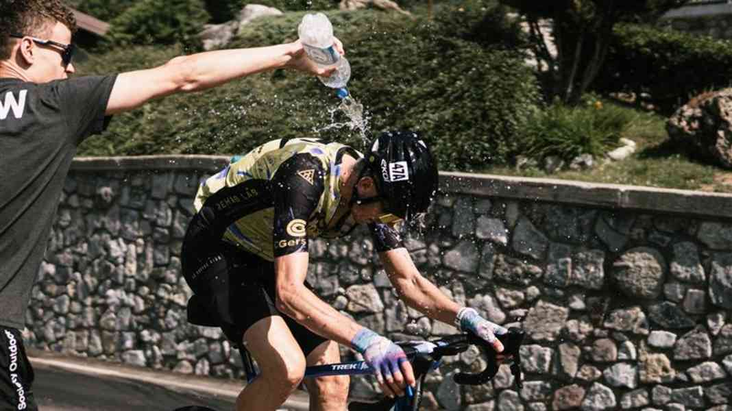 Cycling in extreme heat: expert explains