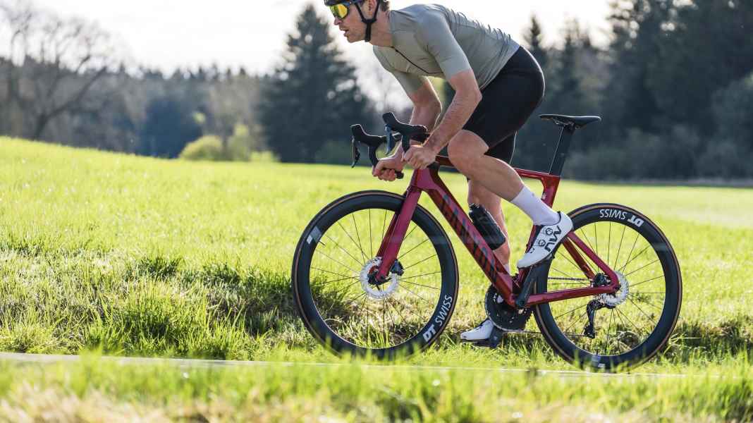 Top 3 competition bikes under € 7000 on test: Canyon, Cube, Scott