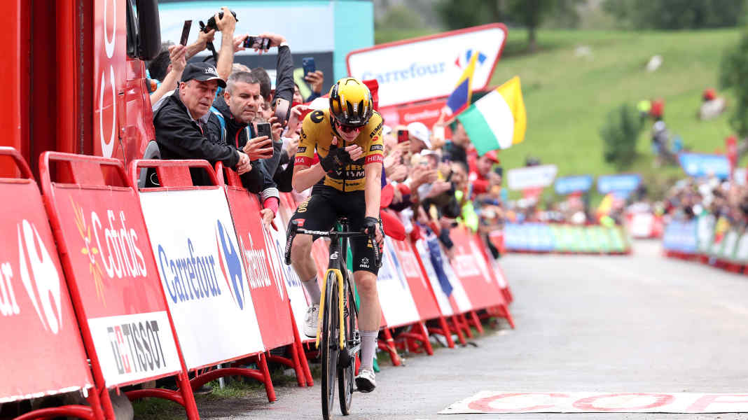 Vuelta 2023: Vingegaard wins for injured team-mate