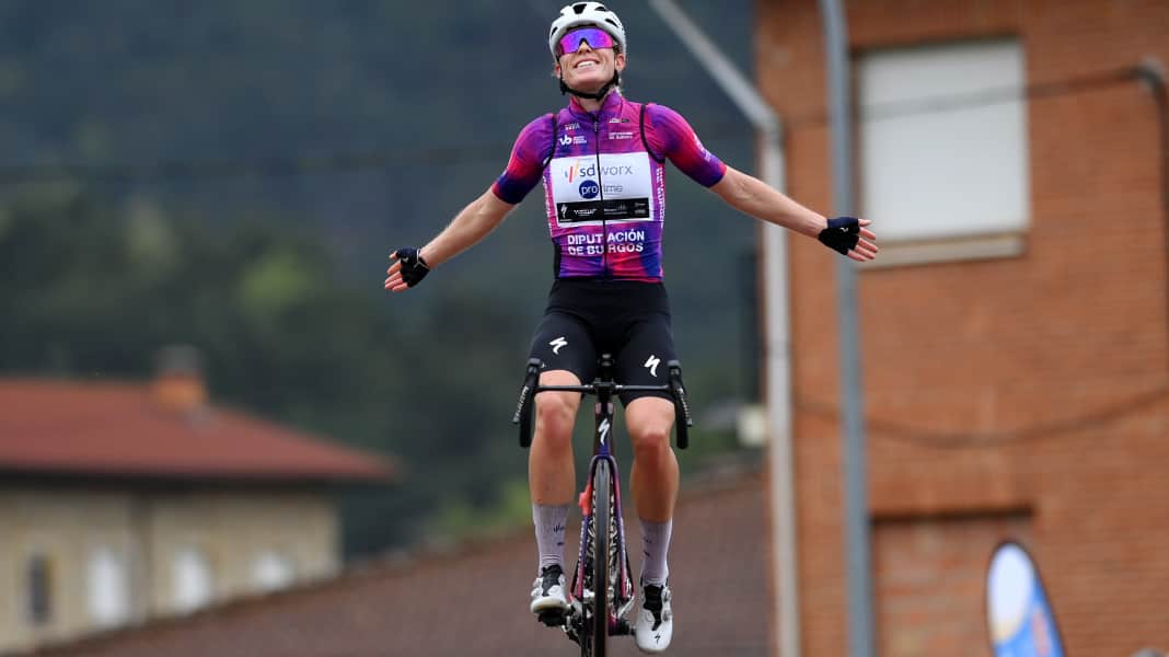 Vuelta a Burgos Feminas 2024 : La surpuissante Vollering remporte la 4ème étape et le classement général