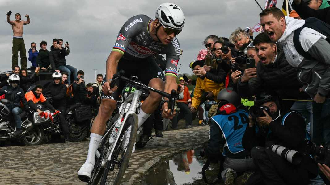 Paris-Roubaix 2026: Men and women start on the same day for the first time