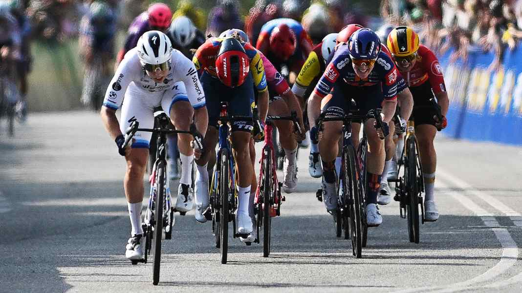 The TOUR Tech briefing on stage 3 of the Tour de France Femmes 2025