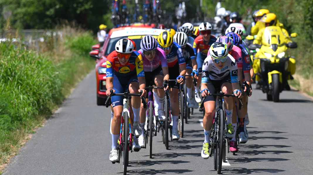 The TOUR Tech briefing on stage 9 of the Tour de France Femmes 2025